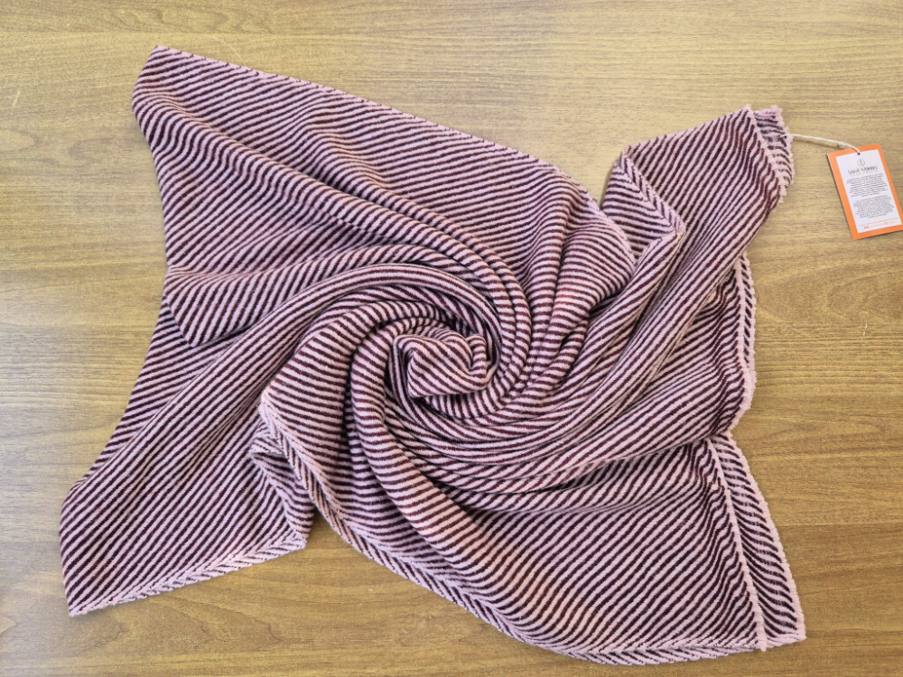 Preview: Flauschiger Kaschmir-Schal von LWH | Altrosa & Bordeaux | handgewebt in Nepal | 65×195 cm